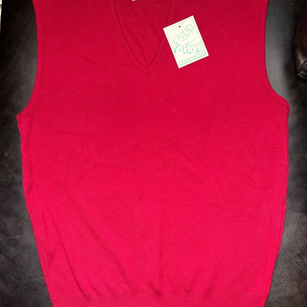 NEW 1970s Sears Men’s Sportswear Sweater Vest XL 100% Orlon Acrylic red
